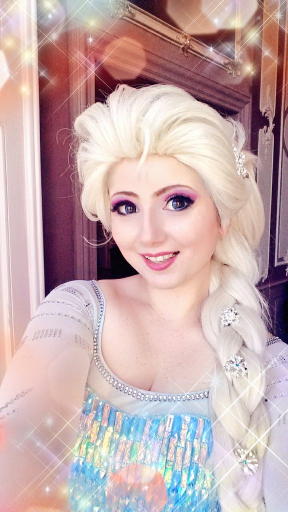 DisneyDuffyFan's tweet photo. I'm on my way to celebrate birthday with some cute little princesses! 👑 ❄ ❤
#PrincessBusiness #frozen #happy #elsa https://t.co/hUq6fhvzqK