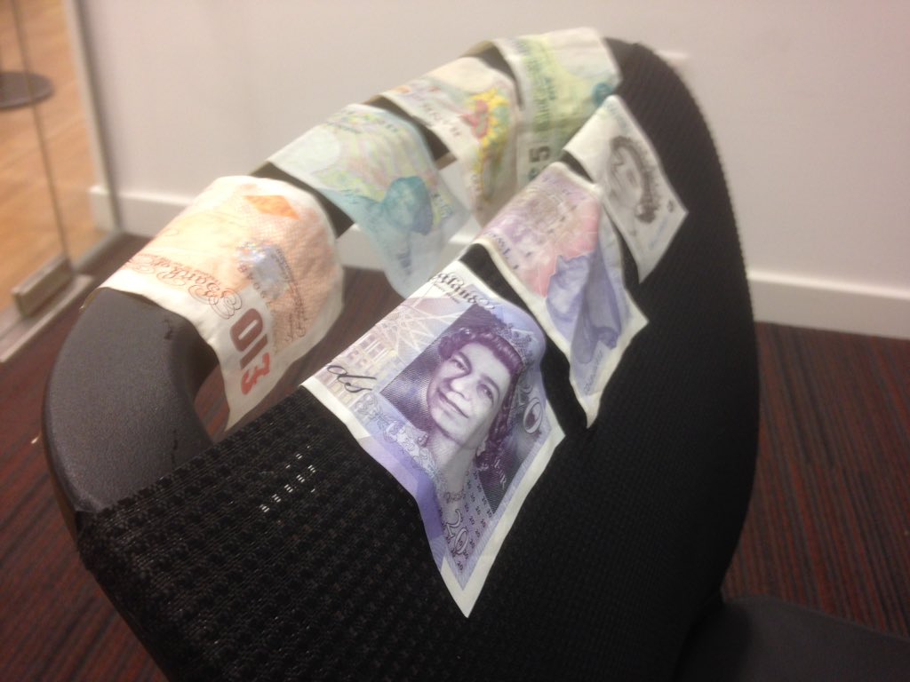 JaneJSBusiness's tweet photo. The #countesses @thebusk have developed a drying method for rain soaked notes- #everybithelps https://t.co/ruJAKkhGn8