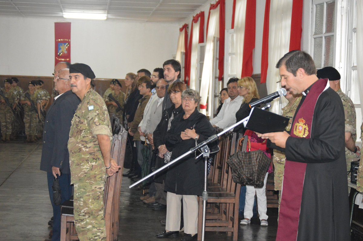 LautaroMazzutti's tweet photo. Participamos del acto en Homenaje a los Héroes de Malvinas a cargo del Grupo de Artilleria 10 #MalvinasArgentinas https://t.co/7z7rfEfMnS