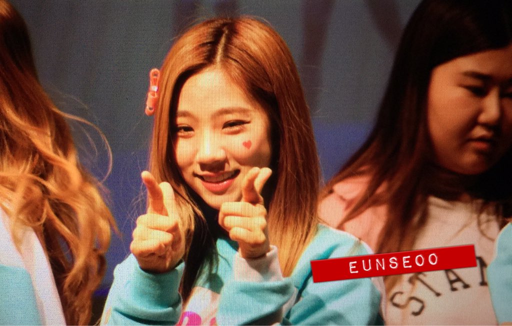 eunseoo_'s tweet photo. 160402 HAPJEONG FANSIGN - yeoreumie 💓💓💓 https://t.co/JTRKuYZouV