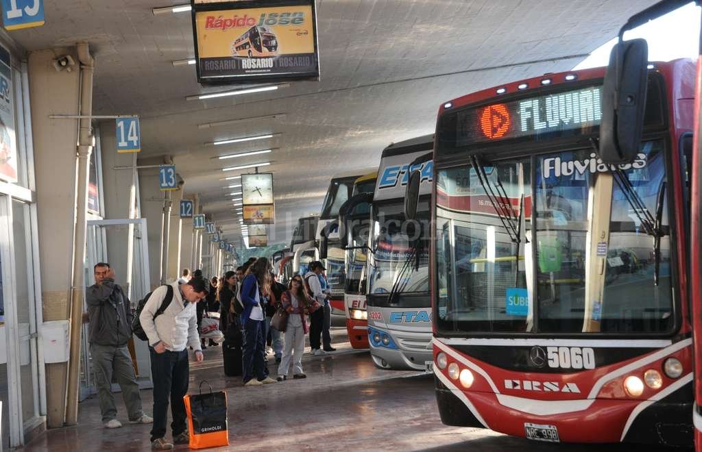 ellitoral's tweet photo. Aumenta el transporte interurbano y piden que suba el urbano https://t.co/OddDn4Ft0g https://t.co/mKiZ7LREPC