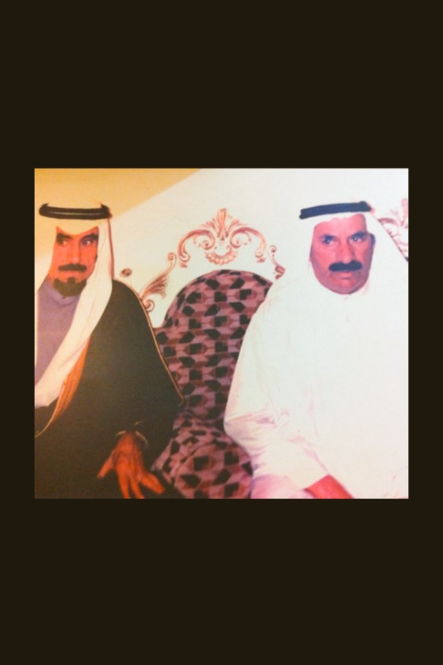 gharszamn's tweet photo. الراحل الشيخ جابر الأحمد حاضراً للتعزية بالشهيد محمد فهيد الدوسري عام١٩٩١
ويظهر بالصورة شقيقه فهد فهيد .

#غرس_الزمن https://t.co/9Pkw8DdRGY