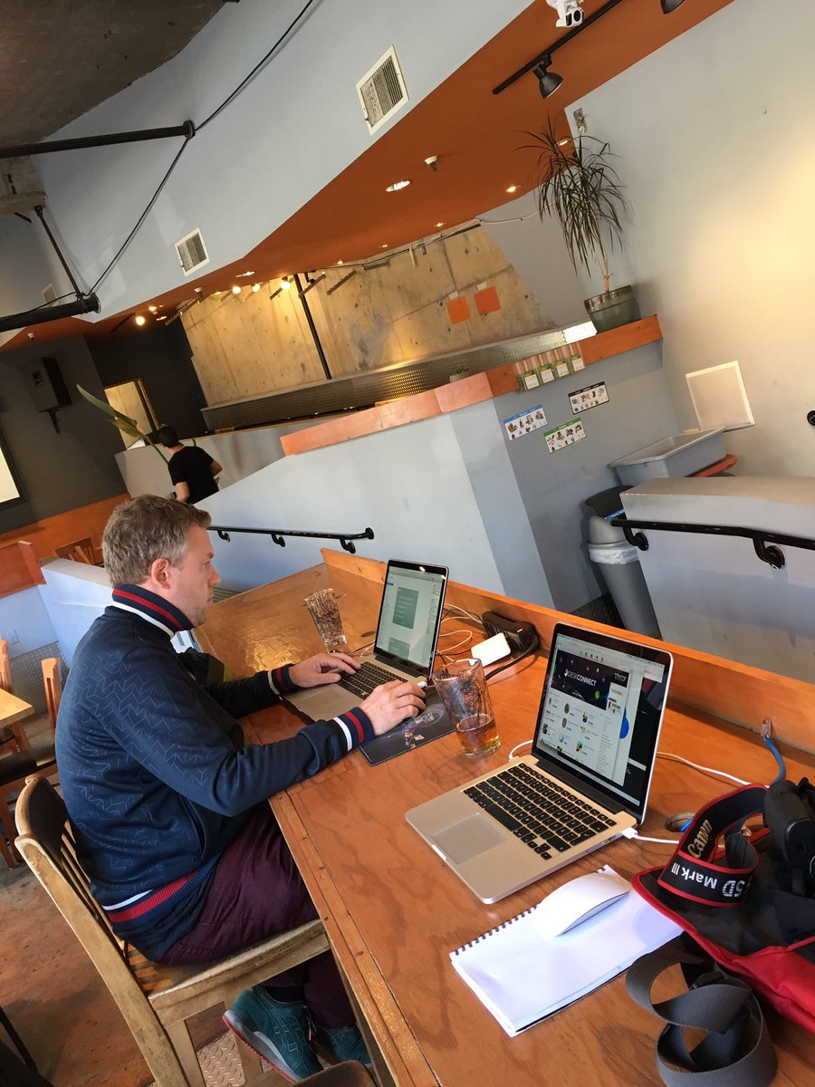 tobeleaf's tweet photo. #iOS app cafe creativity session with @tony_tisell #SmashingConf #SanFrancisco #InterfaCSS https://t.co/XJjNK75FuC