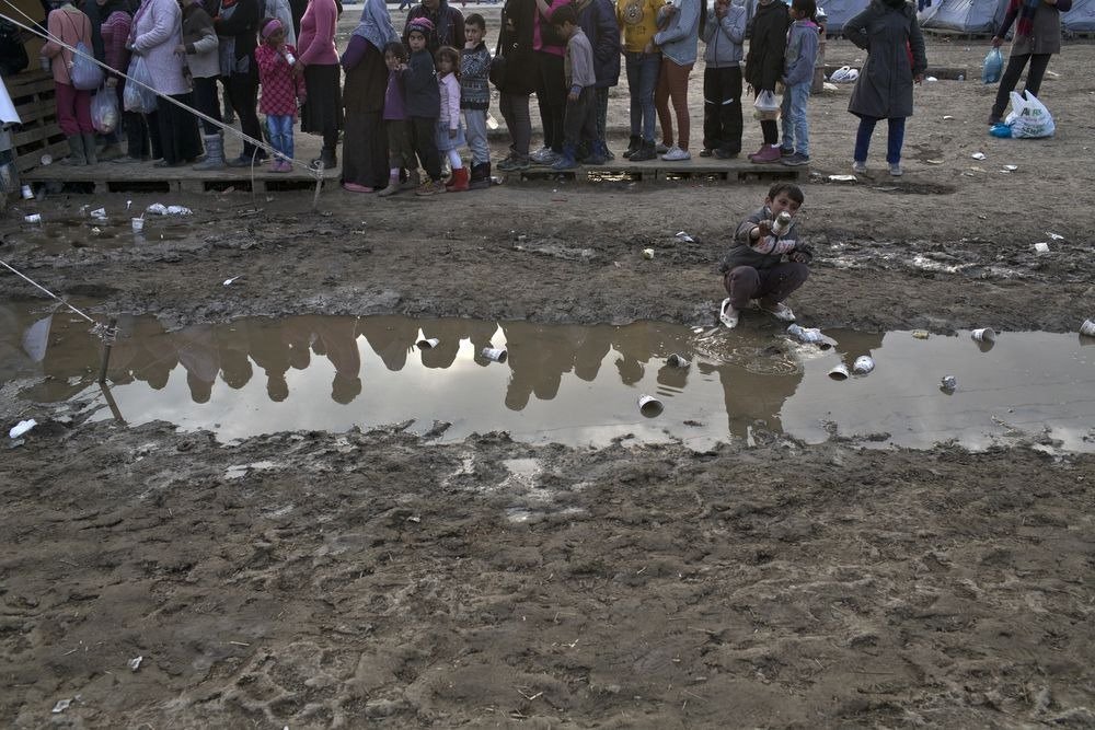 In #Idomeni, 10,000 refugees are stranded in squalor. Must-read from @Mashable: https://t.co/ynmqU3lVEz https://t.co/yFnDml6NBg