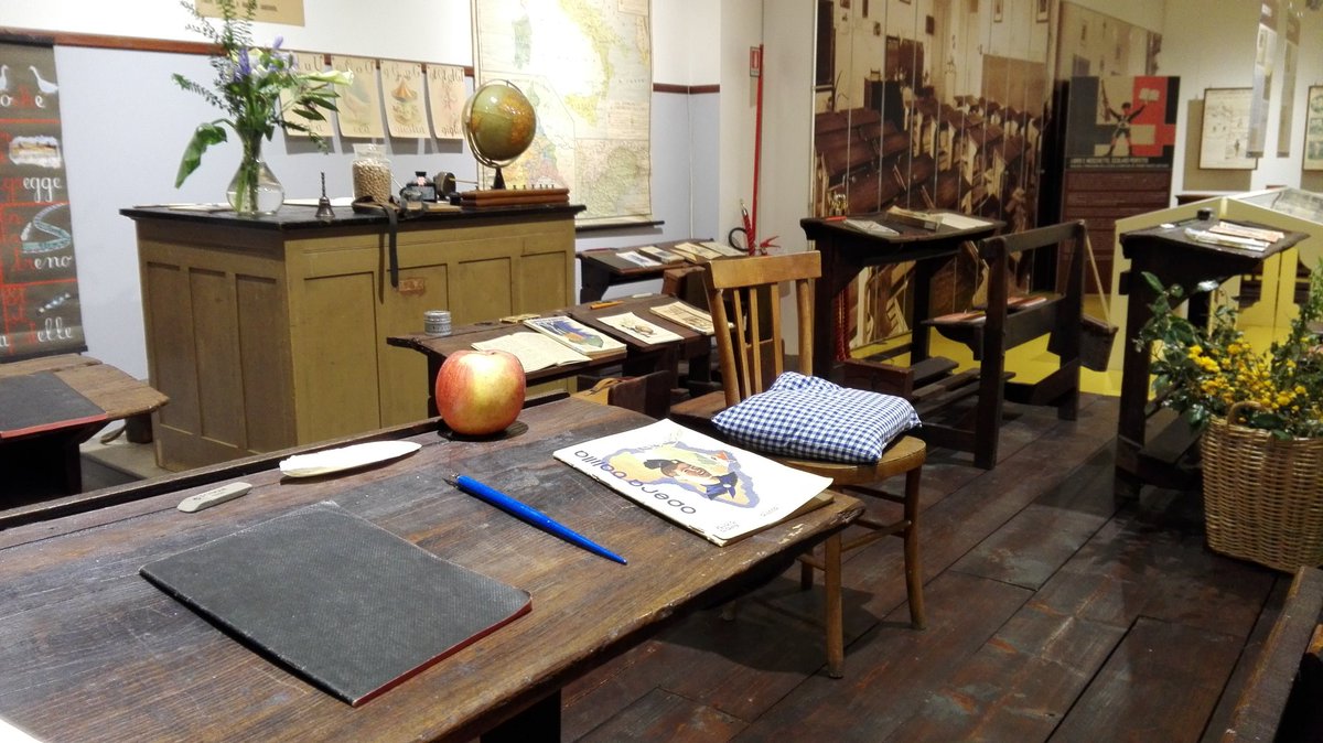lucia_paciaroni's tweet photo. #simonemaretti al #museodellascuola #macerata con #guareschi https://t.co/hqp6eMoo8B