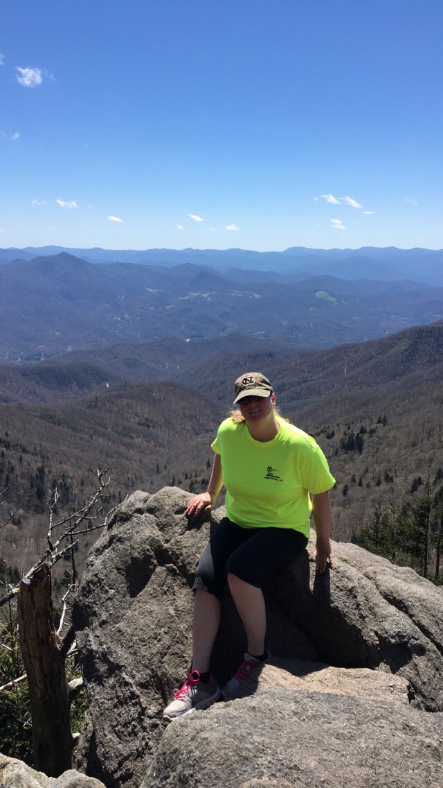 itsnan's tweet photo. Hiked to #WaterRock Knob today with Taylor!!! Gorgeous view!! https://t.co/EbY6Vx5f7e