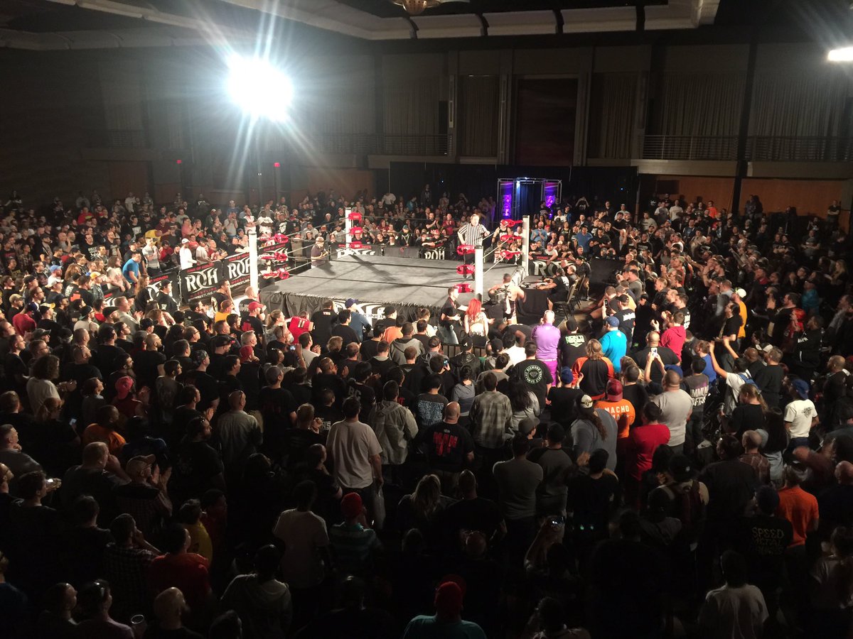 IzzyJames_PW's tweet image. #ringofhonor #vipsection #whatashow
