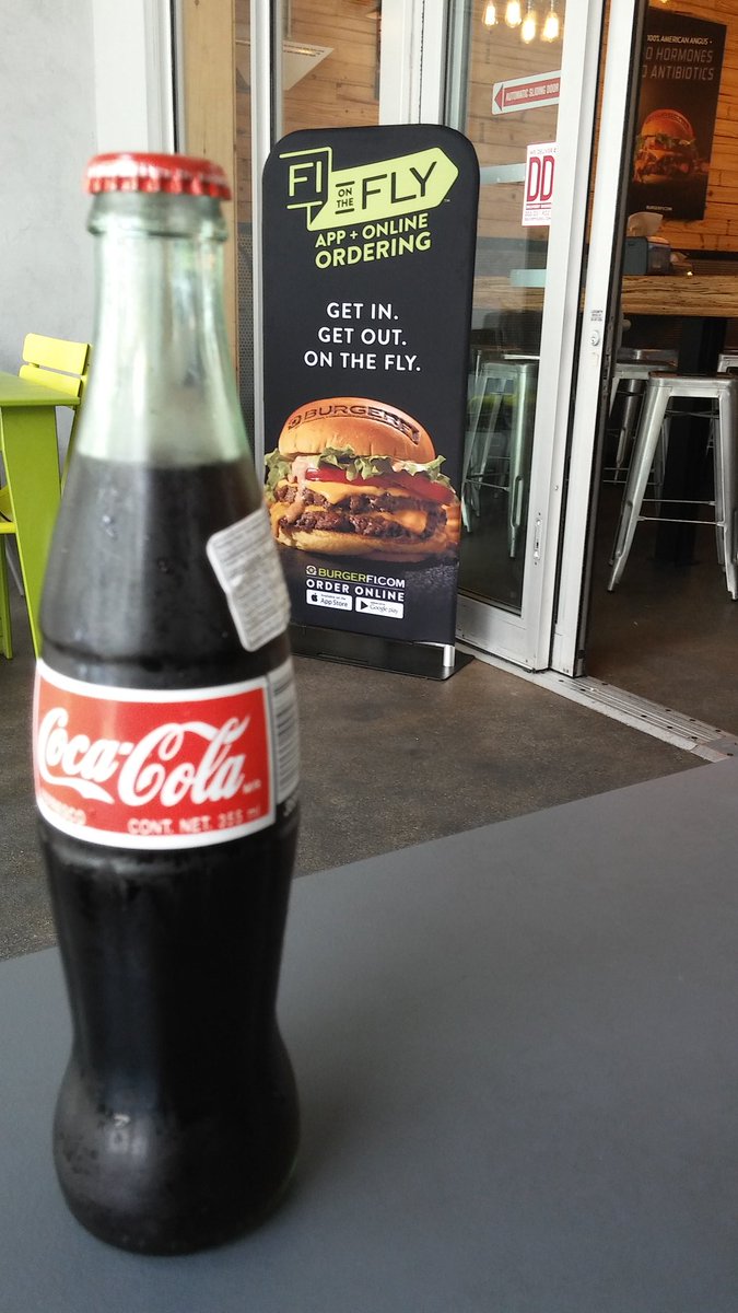 DadBlogsAbout's tweet photo. Trying a real cane @CocaCola for the first time at @BURGERFI #CoralGables #trysomebetter #miami #miamibloggers https://t.co/ViqmmLLBnI