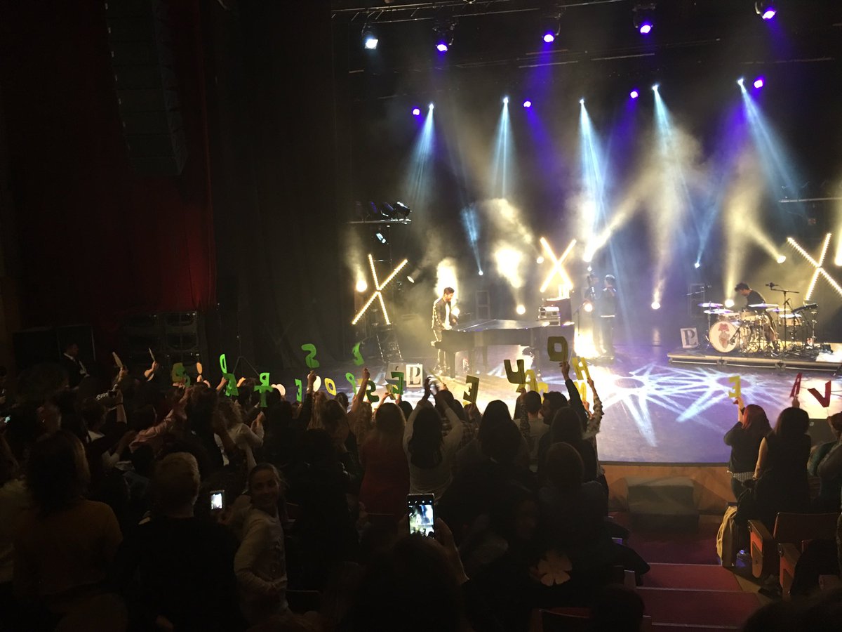 EmotionalEvents's tweet photo. Enloquecida la casa Colón con @PabloLopezMusic https://t.co/muZGCEaymL