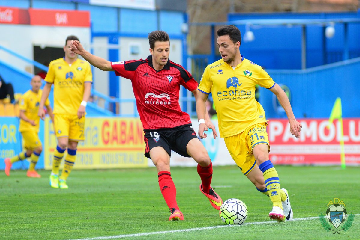AD_Alcorcon's tweet photo. 📷 | El partido en imágenes o cómo resumir el #ADAvCDM en 4 fotografías 😉
#VamosAlcor
#HastaElÚltimoMinuto https://t.co/VvbPRAKuxw