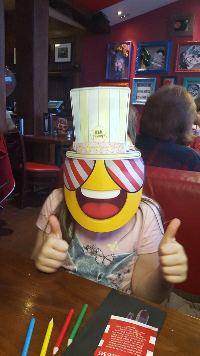 clare_singer's tweet photo. @TGIFRIDAYSUK #FRIYAY https://t.co/HgL4lOx1Lz