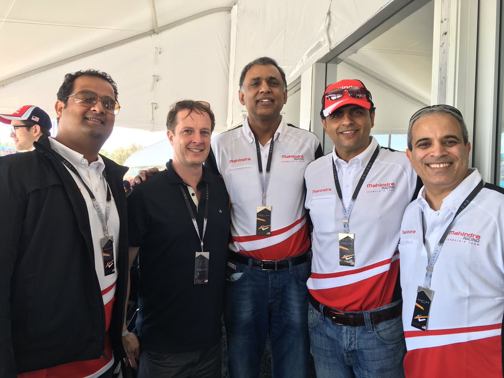 Team @tech_mahindra cheering @MahindraRacing at #formulaE races at Long Beach, CA