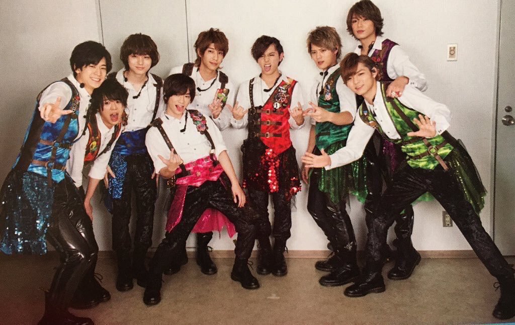 channn_sei's tweet photo. 毎日JUMPJUMPJUMPJUMPJUMPで頭がいっぱいで
春休み２週間分全部JUMPに全力を注ぎ込み
目の前に残ったのは驚きの白さの宿題
ｼｭﾋﾞﾄﾞｩﾊﾞ https://t.co/hk8HUTDSqn