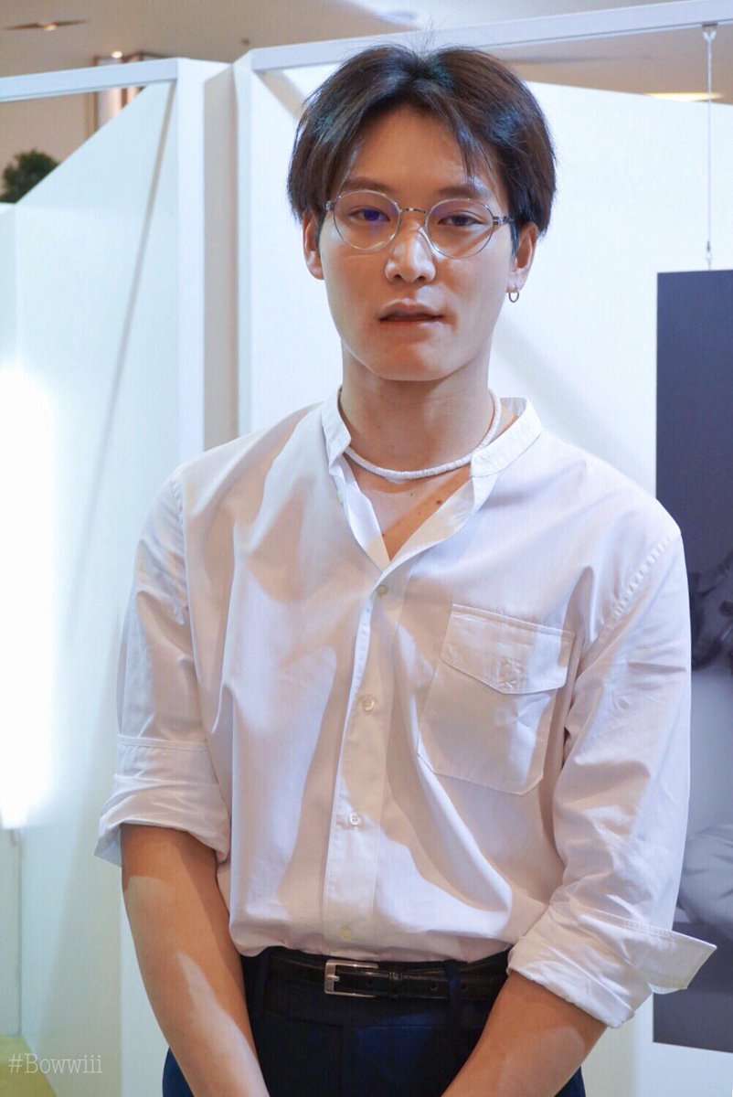 bowwiii's tweet photo. 01.04.16 #ICE_2N ➰Tod's Band Exhibition #ไอซ์ซึ #Kissmodels #tosband อ่อยแรงงงงงงง😍😍 (2) https://t.co/LvA0JtwbVx