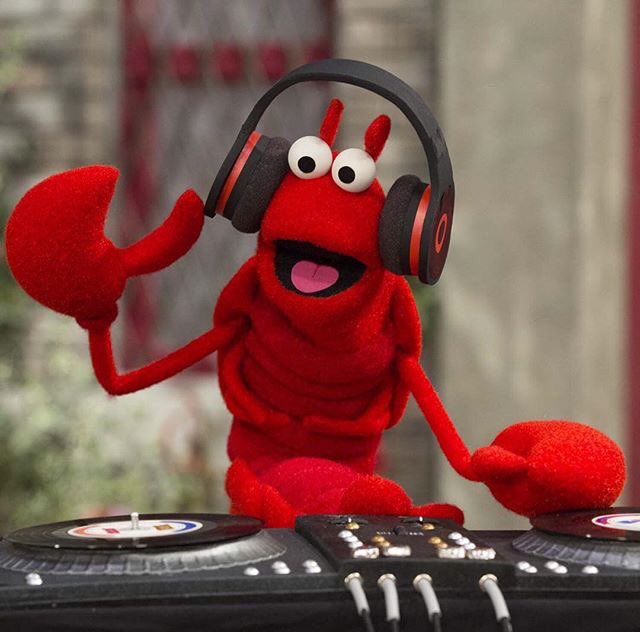 ClubPixter's tweet photo. DJ Lobster will party up your weekend #DJ #Lobster #partyup #weekend #SesameStreet #letsparty #DJroll #partytime https://t.co/d4xvU8dc2v