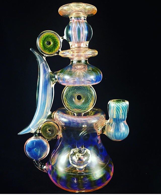 theglassmap's tweet photo. #headyglass #massglass #glassofig #stokedglass #glasso #oil #honeybadger #ganjamodels dinosaurs #freakygood #baked https://t.co/UNnFJwUZsx