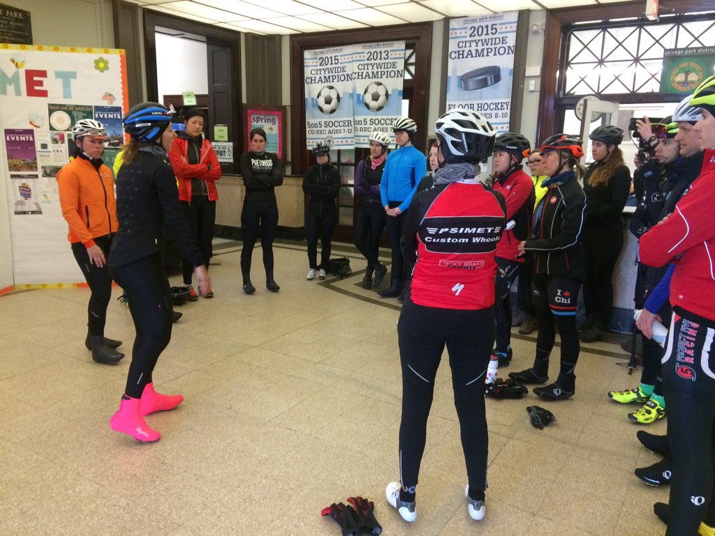 chiwomenselite's tweet photo. We made it despite the snow. Going over some drills b4 getting out on the #skywayclassic course. #cwecdevelopment https://t.co/cVtni7dxBe