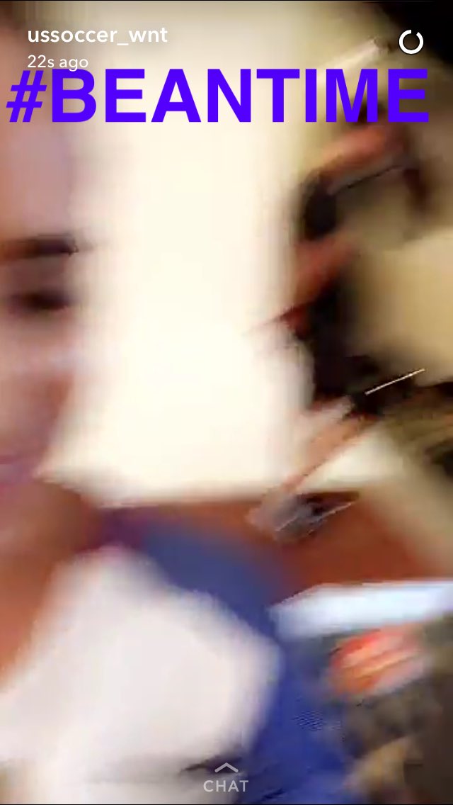 _nana_101's tweet photo. @USWNTreactions same #screenshotpro 😭😂 https://t.co/BRrqh7H8wl
