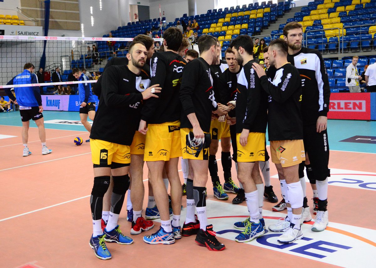 _SkraBelchatow_'s tweet image. Trwa rozgrzewka! 
#goSkra #WalczymyoMistrzostwo 🐝💪✊