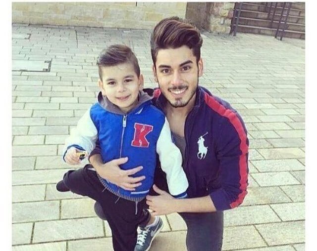 xvkwz's tweet photo. Double tap si toi aussi tu veux un mari et un fils comme ca 😍💯 https://t.co/MDX87VsEsL