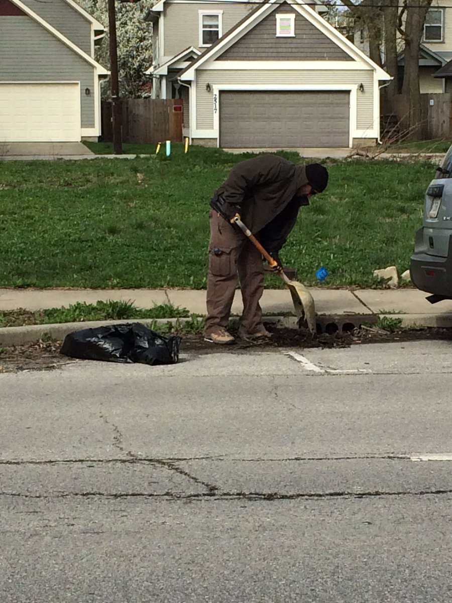 DeployIndy's tweet photo. Gettin' dirty on Delaware near @GoosetheMarket in #fallcreekplace today! #Indy #LoveIndy https://t.co/E1KBPxTuka