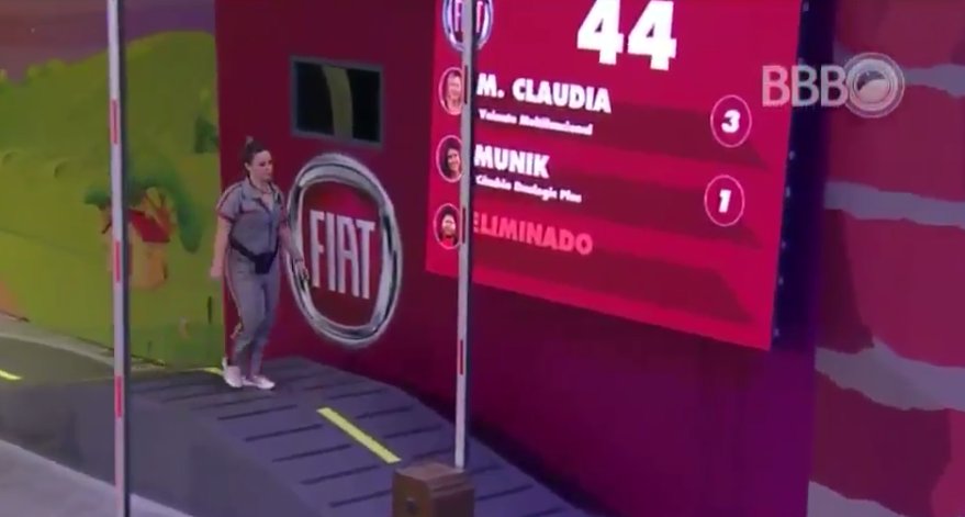 arrazzei's tweet photo. Se foi editado parabéns pra quem fez porque tudo indica que ela pegou o errado mesmo. O da Munik é o mesmo do telão https://t.co/IJNpGgOyJm
