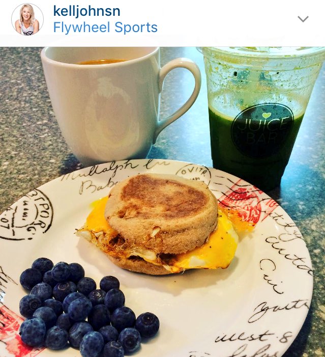 kelljohnsn's tweet photo. Post triple refuel! Coffee/greens/blues/protein/whole grain.😋#FlyFuel #iheartsaturdays @Fly_Charlotte @ilovejuicebar https://t.co/j64aLiM3JY