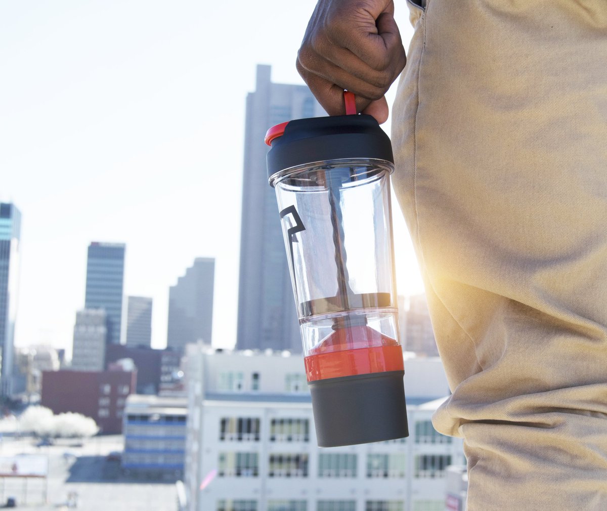 TitanMixBottle's tweet photo. The TITAN Mixer bottle is the ultimate companion for your fitness journey. #fitness #workout #bodybuilding #fit https://t.co/wF06QfeUnj