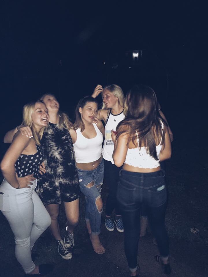 AHHH Idc my cute GFS (: <a href="/summerrowleyy/">sum</a> <a href="/CarleighBott/">Carleigh Bott</a> <a href="/Vanessa0466/">Vanessa</a> @lovee_gwenn <a href="/Ameliarizzo15/">Amelia</a>