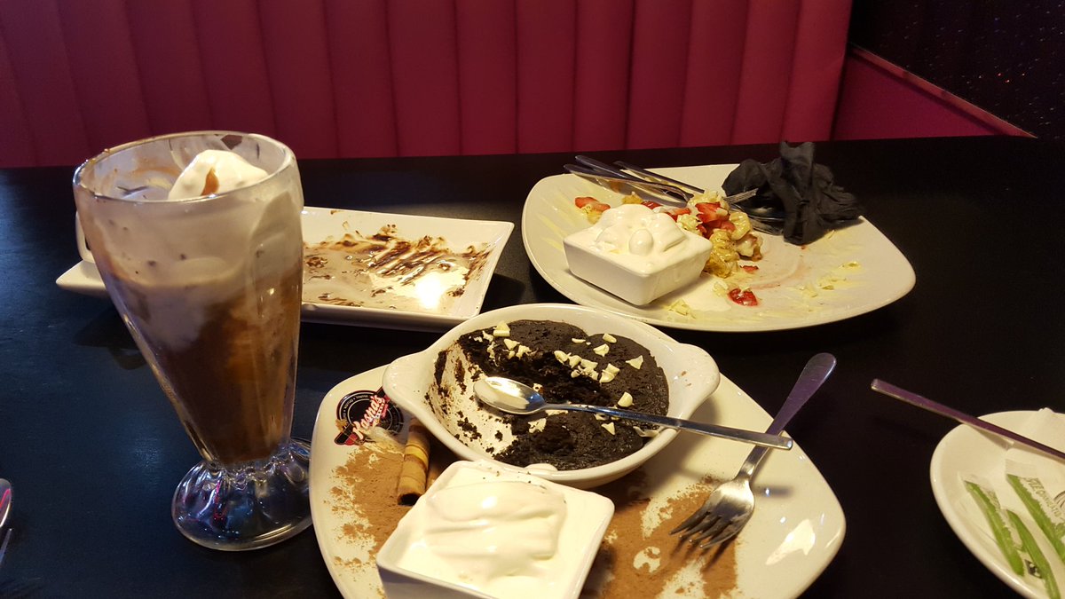 lucwidac's tweet photo. Pre-birthday treats @kaspasdesserts Cardiff, courtesy of @mistercourt 
#spoiledgirl #eyesbiggerthanbelly https://t.co/Cua145Gjwf