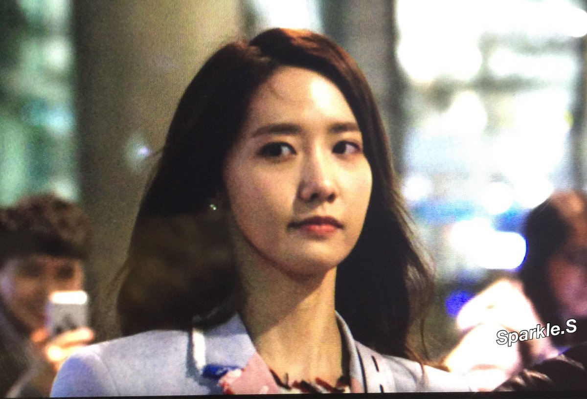 [PIC][03-04-2016]YoonA trở về Hàn Quốc vào rạng sáng nay CfDJtWFUEAAV9ik