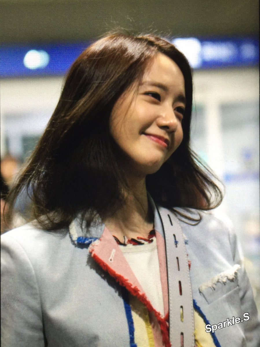 [PIC][03-04-2016]YoonA trở về Hàn Quốc vào rạng sáng nay CfDJtWIUsAEe28Z