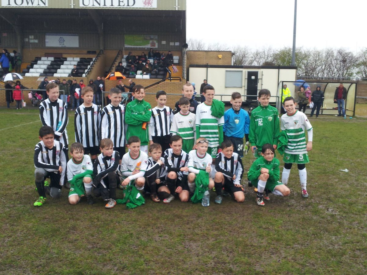 TNSAcademy's tweet photo. Today our @tnsfc U10s &amp; U11 travelled to @flintacademy for a charity match #footballfamily https://t.co/vcL24gGJp2