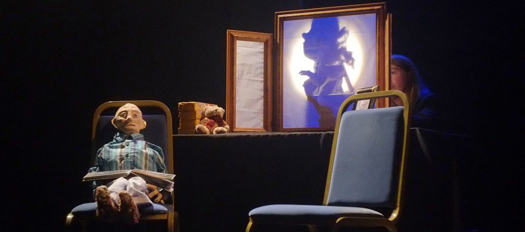 It’s Writing for Puppetry next! brightonpuppetryschool.com/2016/04/02/its…