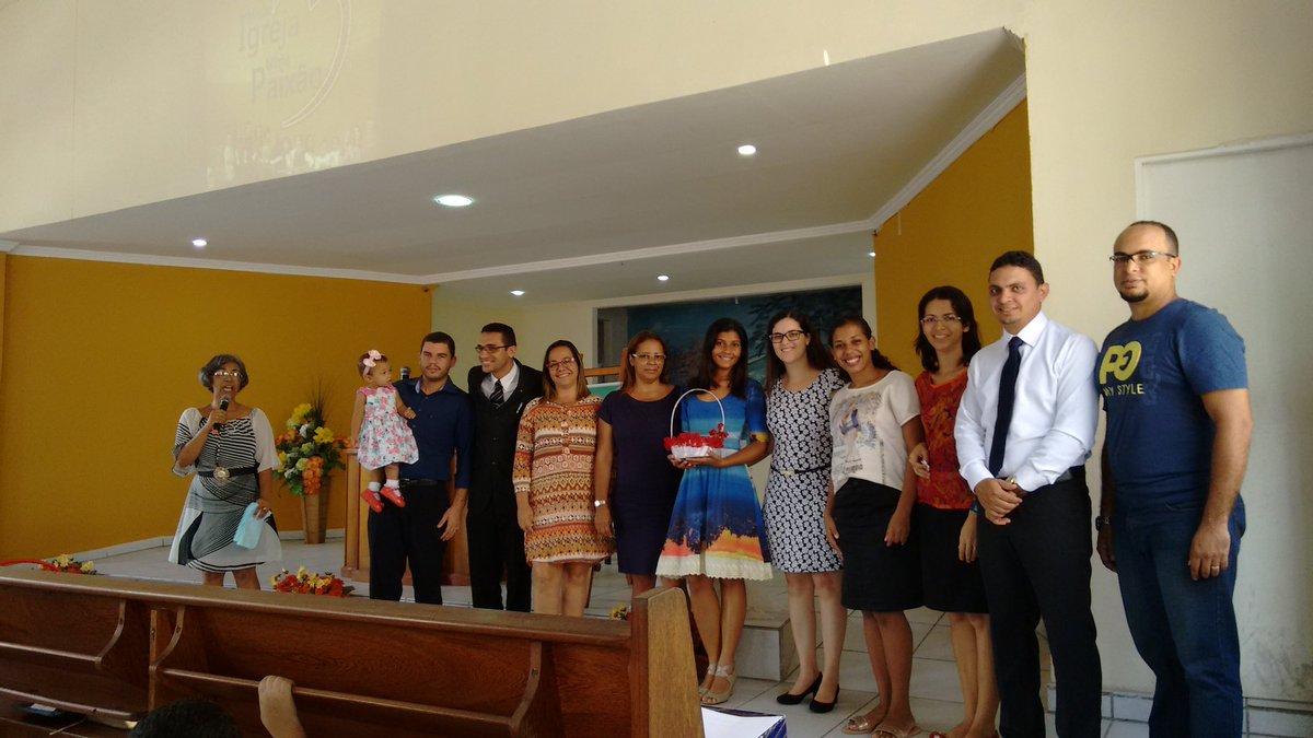 LaraQueiroz_AS's tweet photo. Diretores da E.S. com os PGs q mais alcançaram as metas. Unidades de Ação da ES e PGs integrados. #iasdmaranguape1 https://t.co/o4D7BQ2GNa