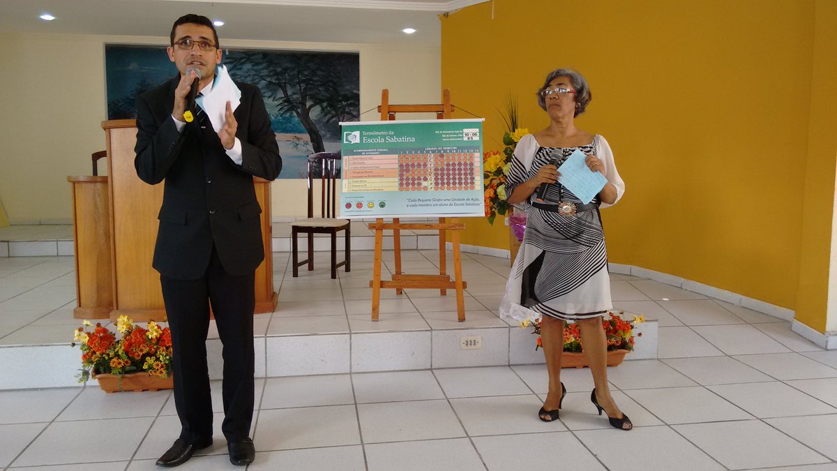 LaraQueiroz_AS's tweet photo. Diretores da E.S. com os PGs q mais alcançaram as metas. Unidades de Ação da ES e PGs integrados. #iasdmaranguape1 https://t.co/o4D7BQ2GNa