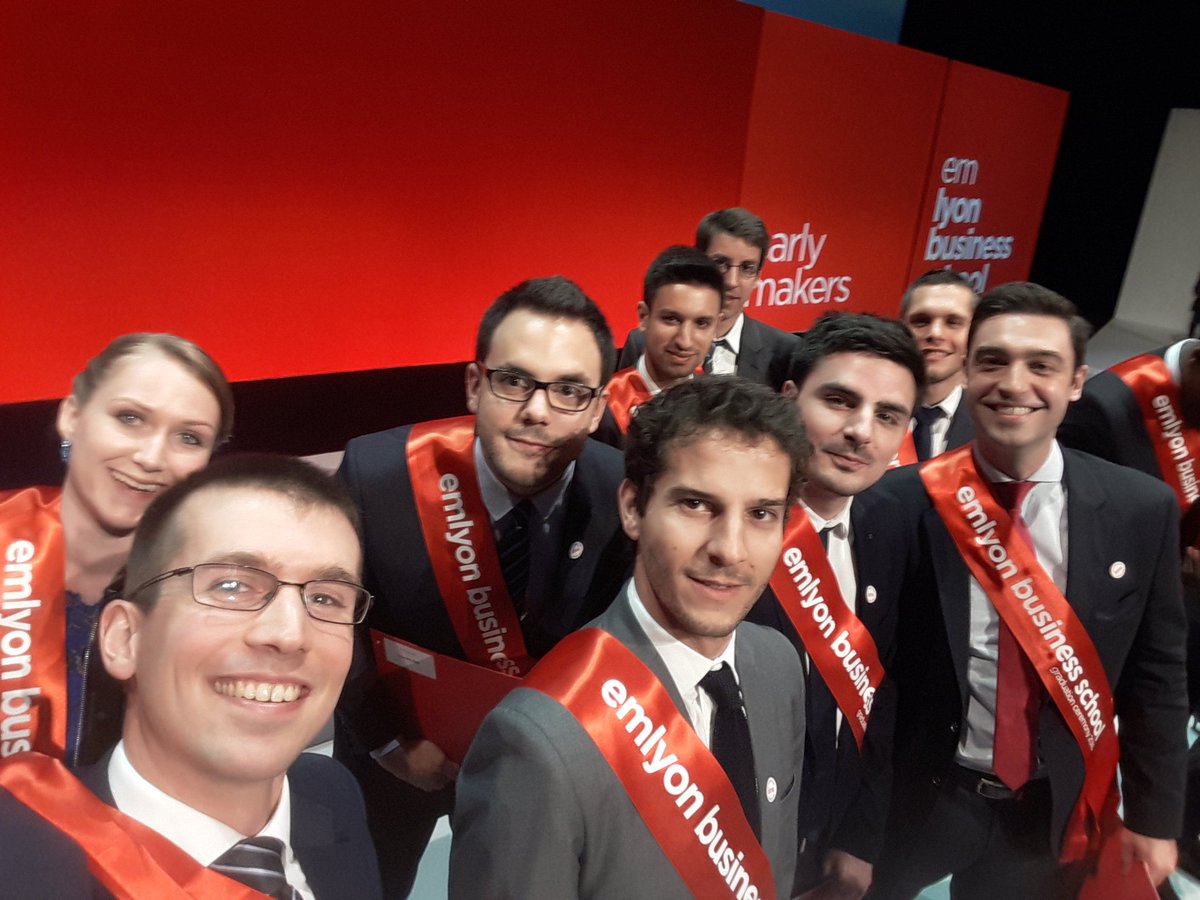 clementbaudy's tweet photo. #MSEntreprendre 2015 diplômée merci à l @EMLYON @MichelCoster @A_BELL_Research @e_m #wearemlyon https://t.co/VhfNeleMv3