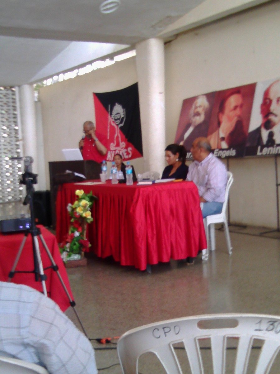 cefirevolucion's tweet photo. Camarada Efrain Viveros desde Colombia en su ponencia para el 8vo SEMINARIO LATINOAMERICANO DE ECONOMIA MARXISTA https://t.co/7IG848d2SP