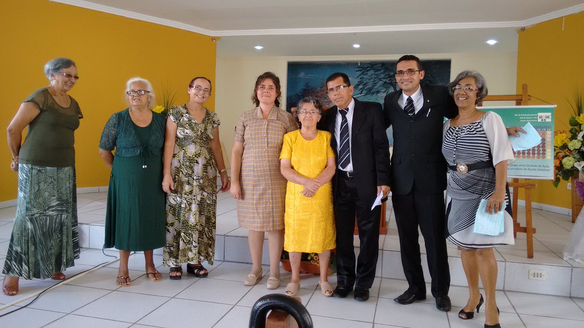 LaraQueiroz_AS's tweet photo. Diretores da E.S. com os PGs q mais alcançaram as metas. Unidades de Ação da ES e PGs integrados. #iasdmaranguape1 https://t.co/o4D7BQ2GNa