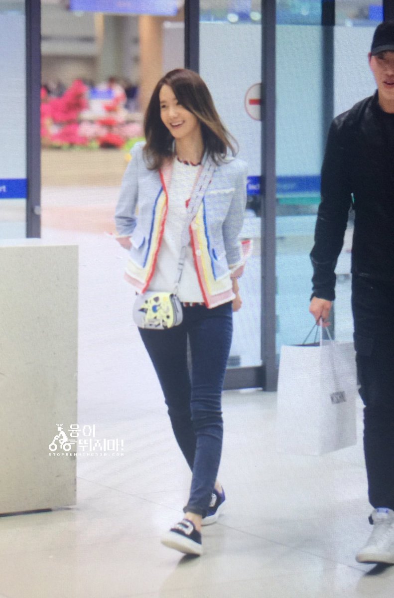 [PIC][03-04-2016]YoonA trở về Hàn Quốc vào rạng sáng nay CfDNBXSUMAUkQML