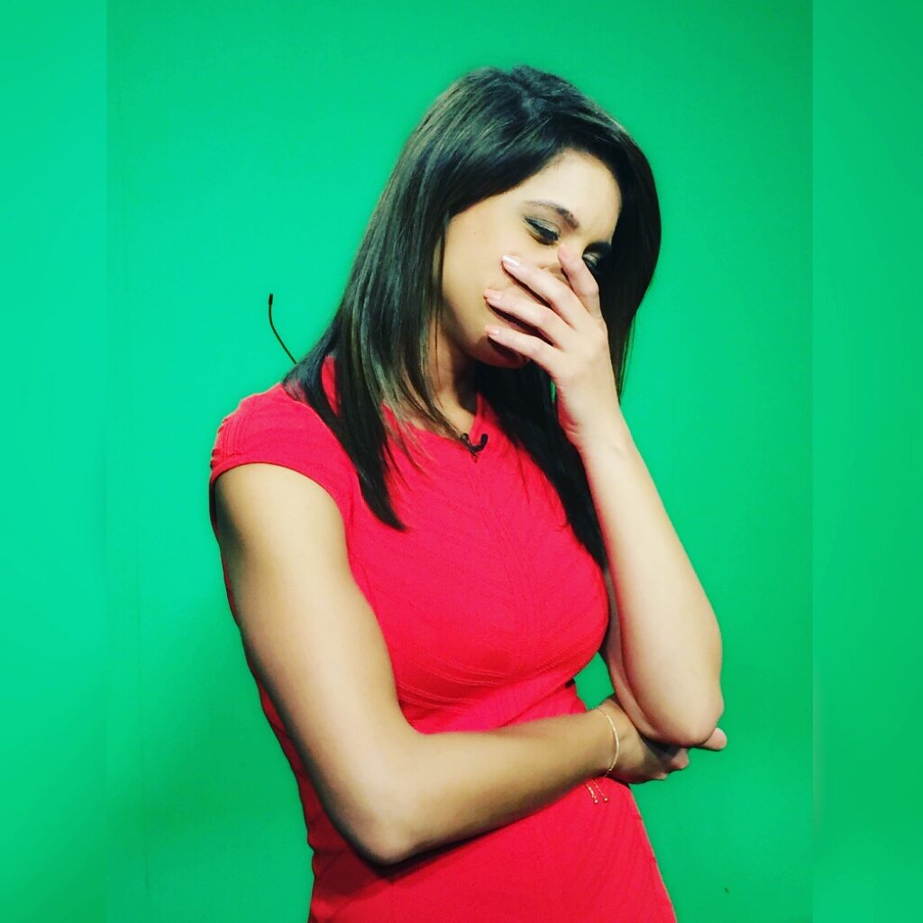 ErikaDelgadoWx's tweet image. When I notice showers on radar after I forecasted a rain-free day.... #forecastbust #antenna #meteorologistproblems