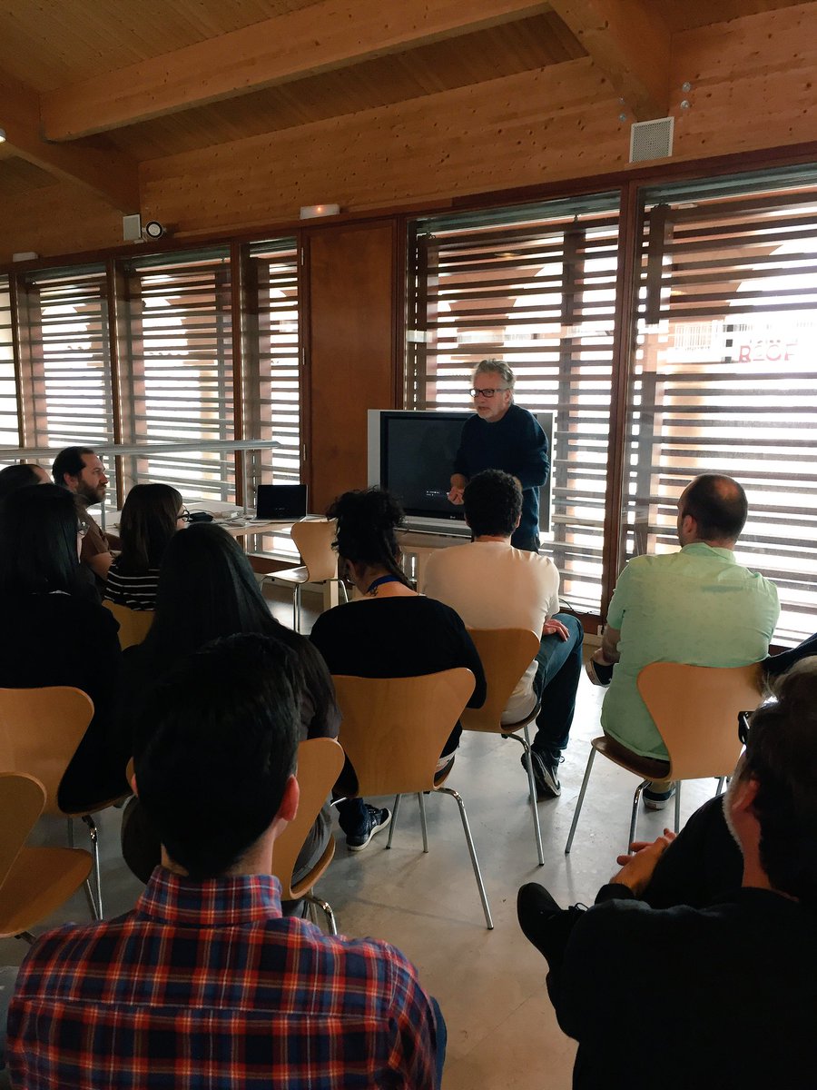 typeoneventos's tweet photo. @estudiomariscal Javier YA ESTÁ AQUÍ!! Ahora presentando su taller de identidad en #TypeOn2016 https://t.co/7ZY5o7R62C