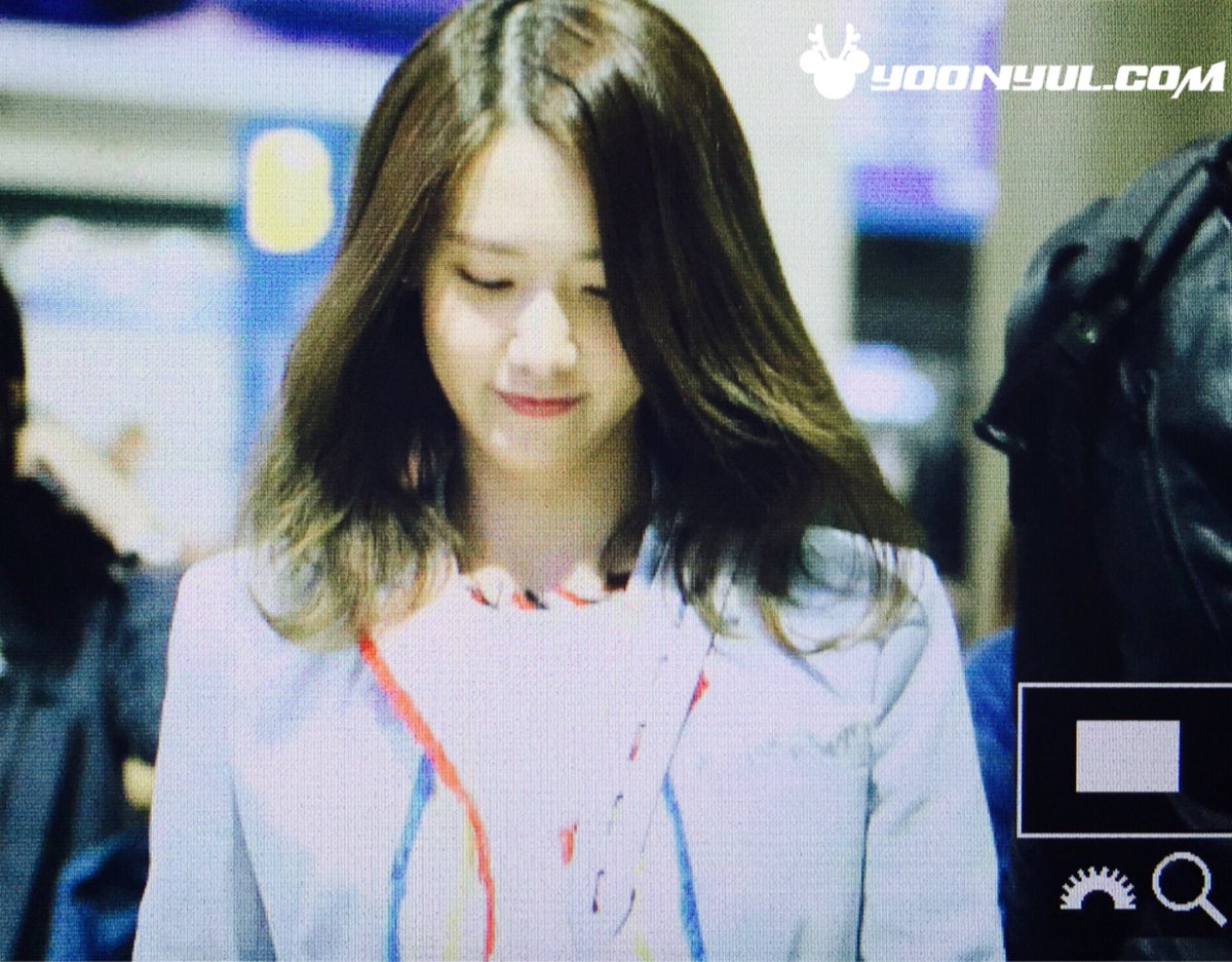 [PIC][03-04-2016]YoonA trở về Hàn Quốc vào rạng sáng nay CfDOCJFUYAAxnhE
