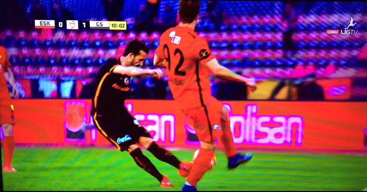 emrahaydin52's tweet photo. Mesafeler uzun Bilal Kısa...
#bilalkisa #birlo #cimbom #galatasaray https://t.co/XexY25vOlQ