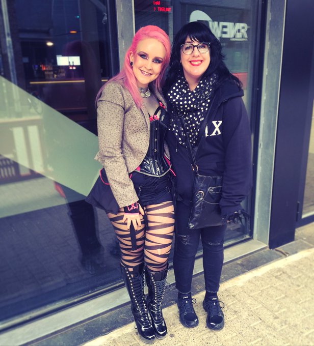 Yay @siouxkrause and I whew waiting for @IAMX #IAMX #iamxvictims #tilburg https://t.co/BKTgcF47Nr<a class="tags" target="_blank" title="On Twitter" href="/?out=eyJ0eXAiOiJKV1QiLCJhbGciOiJIUzUxMiJ9.eyJpYXQiOjE3MjQ5MDM1NzYsImlzcyI6InR3cG9ybnN0YXJzLmNvbSIsIm5iZiI6MTcyNDkwMzU3NiwiZXhwIjoxNzU2NDM5NTc2LCJyZWRpcmVjdF91cmwiOiJodHRwczovL3R3aXR0ZXIuY29tL3Npb3V4a3JhdXNlIn0.dWfqSNfgXXnfVz90iptVmOSvNjOp1lrsq4xyj3wHSKhc2lDxRXgZpIo7nIug5l0tEUPmDlnLQbfoglEBRdb2rw">@siouxkrause</a><a class="tags" target="_blank" title="On Twitter" href="/?out=eyJ0eXAiOiJKV1QiLCJhbGciOiJIUzUxMiJ9.eyJpYXQiOjE3MjQ5MDM1NzYsImlzcyI6InR3cG9ybnN0YXJzLmNvbSIsIm5iZiI6MTcyNDkwMzU3NiwiZXhwIjoxNzU2NDM5NTc2LCJyZWRpcmVjdF91cmwiOiJodHRwczovL3R3aXR0ZXIuY29tL0lBTVgifQ.Y9iCyzGUAuez_l1bs4HYKM6_6-NVSLBvF0D7QSGJo6PJDqm04xmimc40nUM1Tz0uMogKZBYwpc-RC8SpqZWoUQ">@IAMX</a><a href="/tag/tilburg"class="tags"><span>#tilburg</span></a><a href="/tag/iamx"class="tags"><span>#iamx</span></a><a href="/tag/iamxvictims"class="tags"><span>#iamxvictims</span></a>