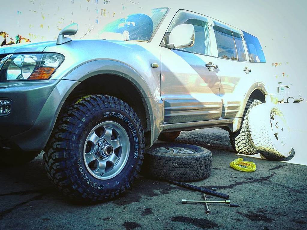 InstaKrskAkadem's tweet photo. Переобулся)) #pajero #pajeroclub #mitsubishi #mitsubishipajero #comforser #cf3000 #крск https://t.co/cohQWSydkO