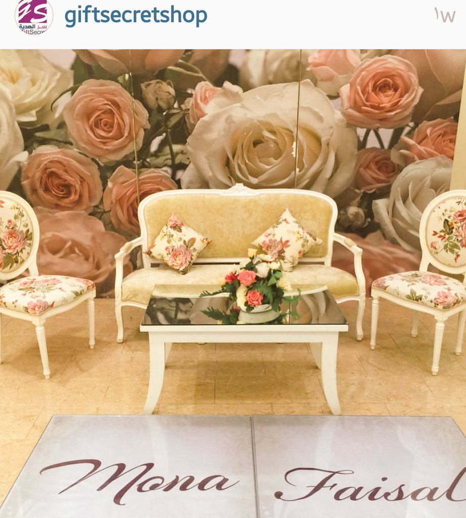 كوشه نعووومه وجميله 😍
مع كتابة اسم العريس والعروس 👇
لبنات #القصيم
<a href="/nourah_moha/">اطباق،افكار،صور🇸🇦</a> <a href="/n0no1/">منوعات.طبخات.دين.الخ</a>