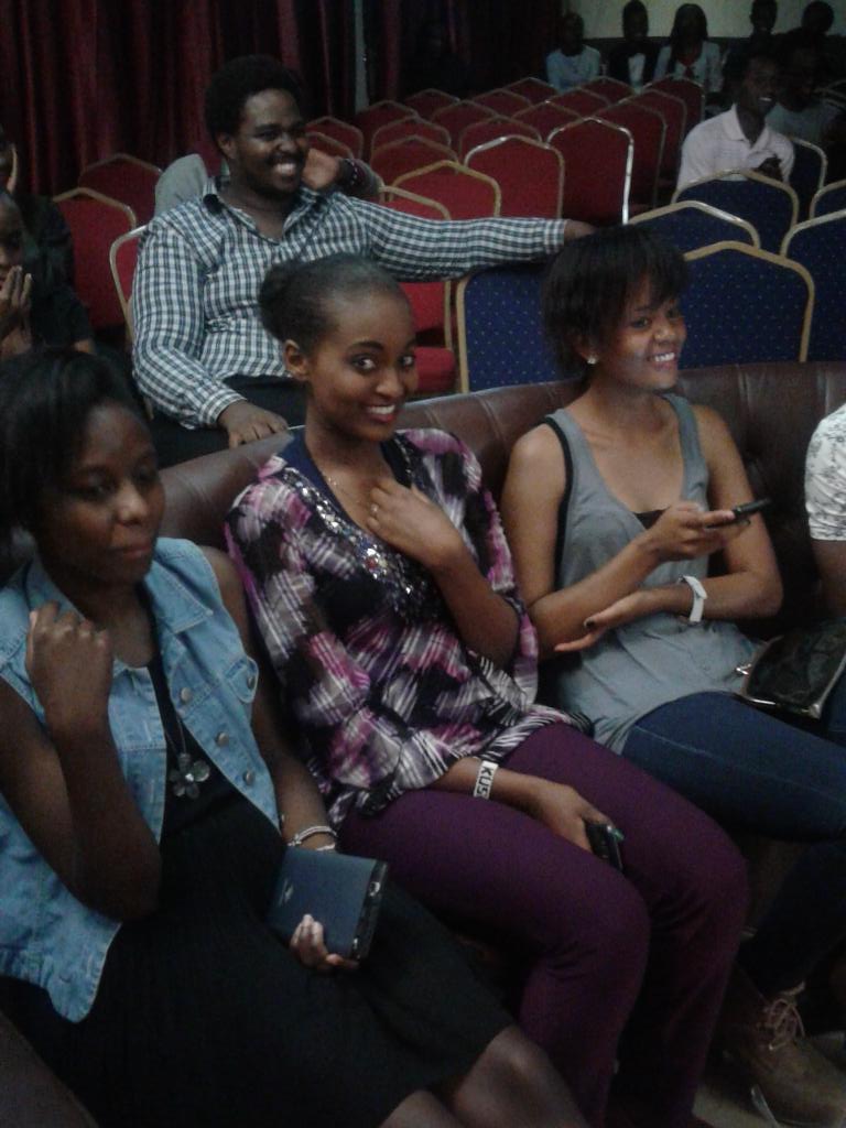 _aarata's tweet photo. #aarata check out this beautiful ladies https://t.co/ry0Yh7WZ8K
