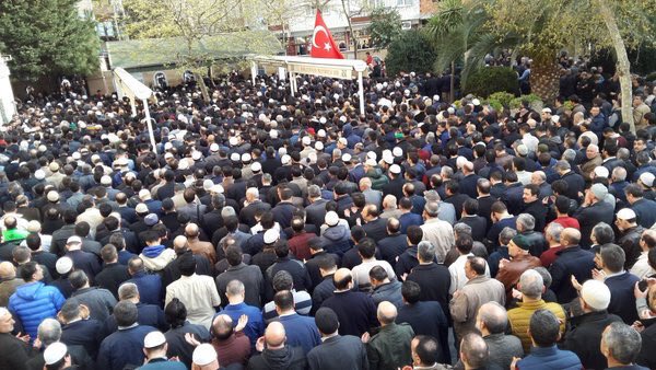 osmansimsek_1's tweet photo. Yüreklerimizi acı, gözlerimizi yaşla doldurup gittiniz!
Yolunda olduğunuz, anıp durduğunuz Yâr'ın vuslatına erdiniz. https://t.co/AdYijpYA4T