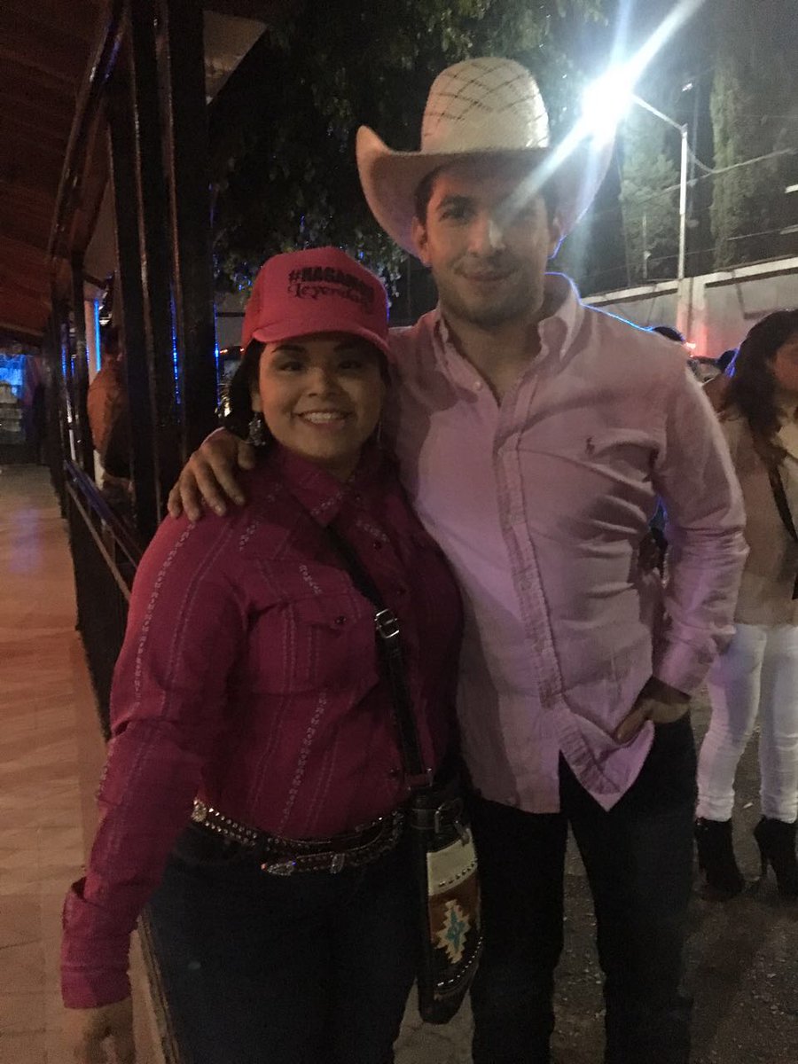 HagamosLeyenda's tweet photo. Mil gracias hermosos por sus atenciones anoche, los queremos mucho 😍😍 #lasmasfelices 🙌
#losmejores #posquehaces 🙊 https://t.co/O0yRt6yMIM